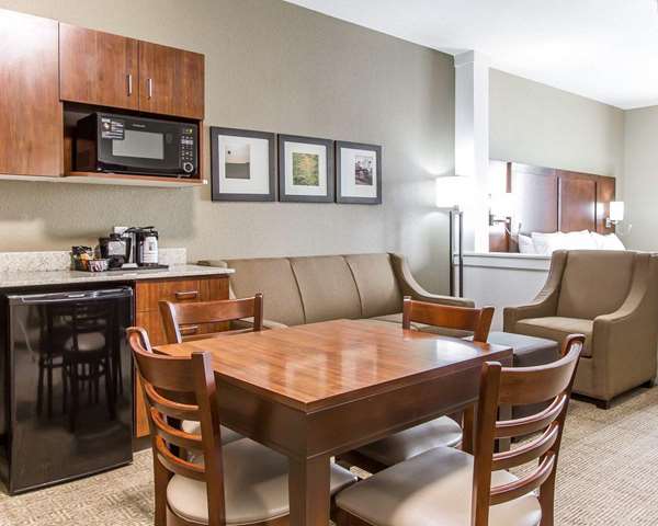  - Comfort Suites West Omaha