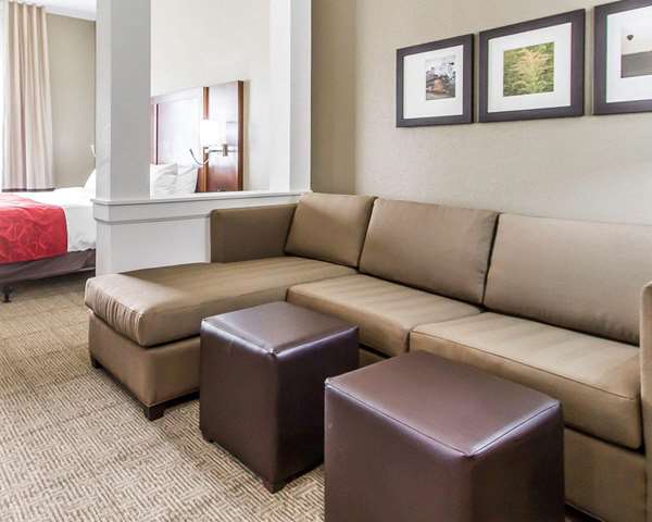  - Comfort Suites West Omaha