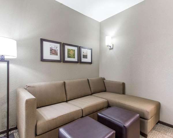 Suite - Comfort Suites West Omaha