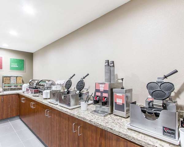 Amenities - Comfort Suites West Omaha