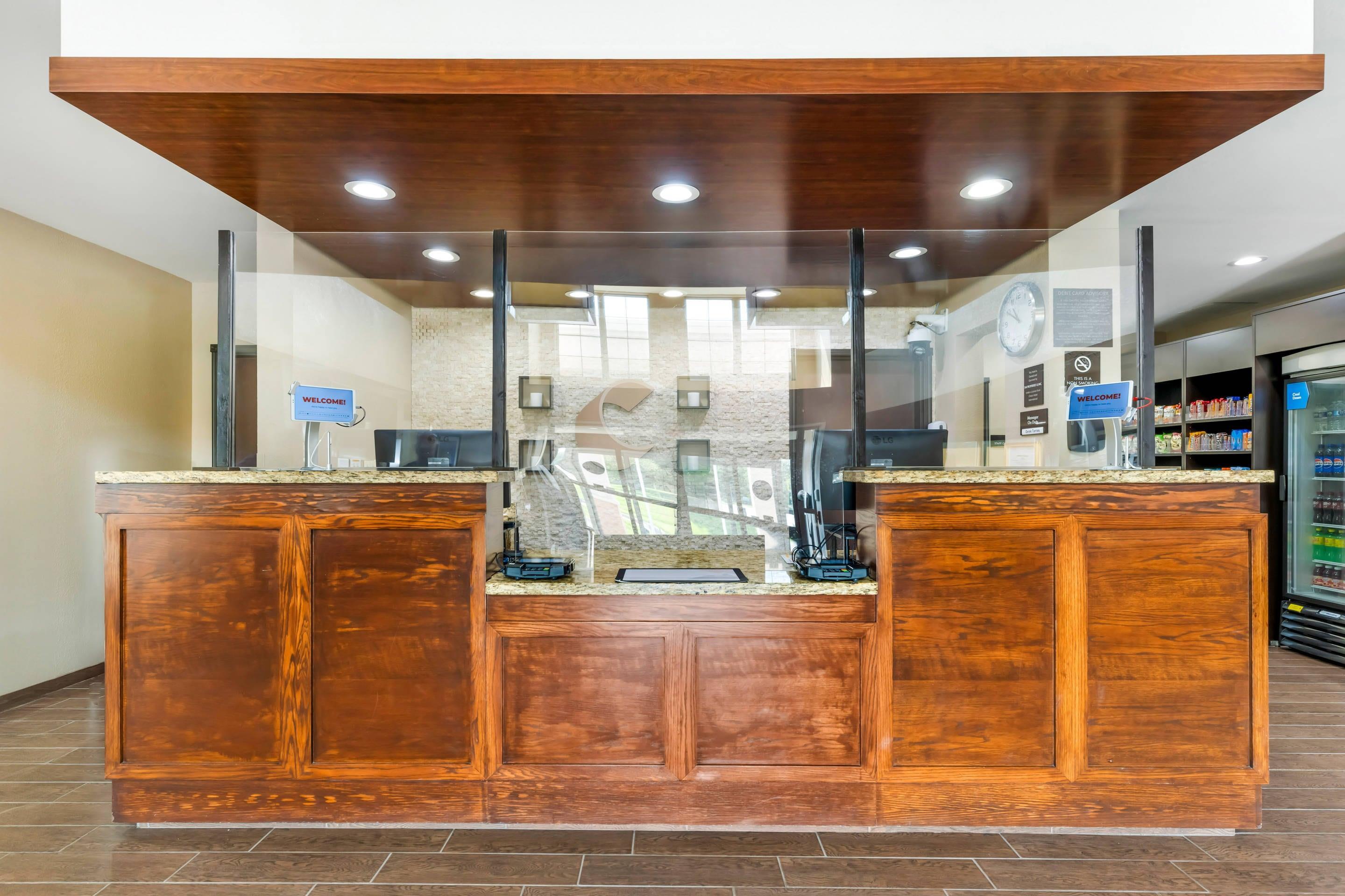 Hotel lobby | Comfort Suites West Omaha