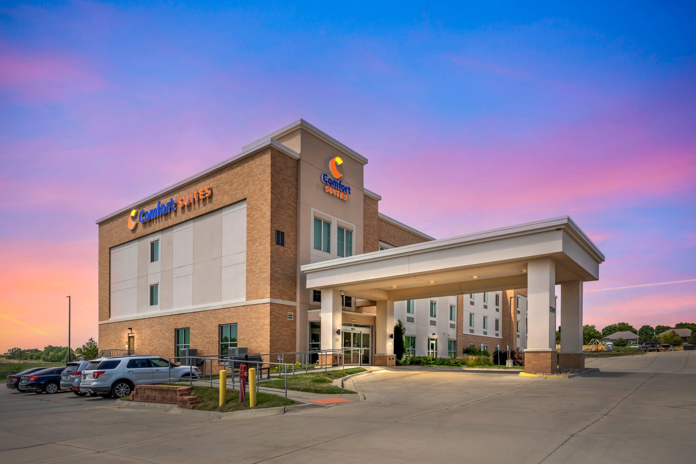 Twilight | Comfort Suites West Omaha