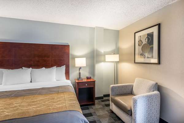  - Comfort Inn Ralston Arena Omaha - I-80, Exit 445