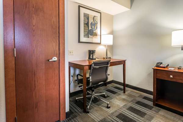  - Comfort Inn Ralston Arena Omaha - I-80, Exit 445