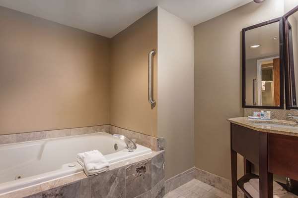 Suite - Comfort Inn Ralston Arena Omaha - I-80, Exit 445