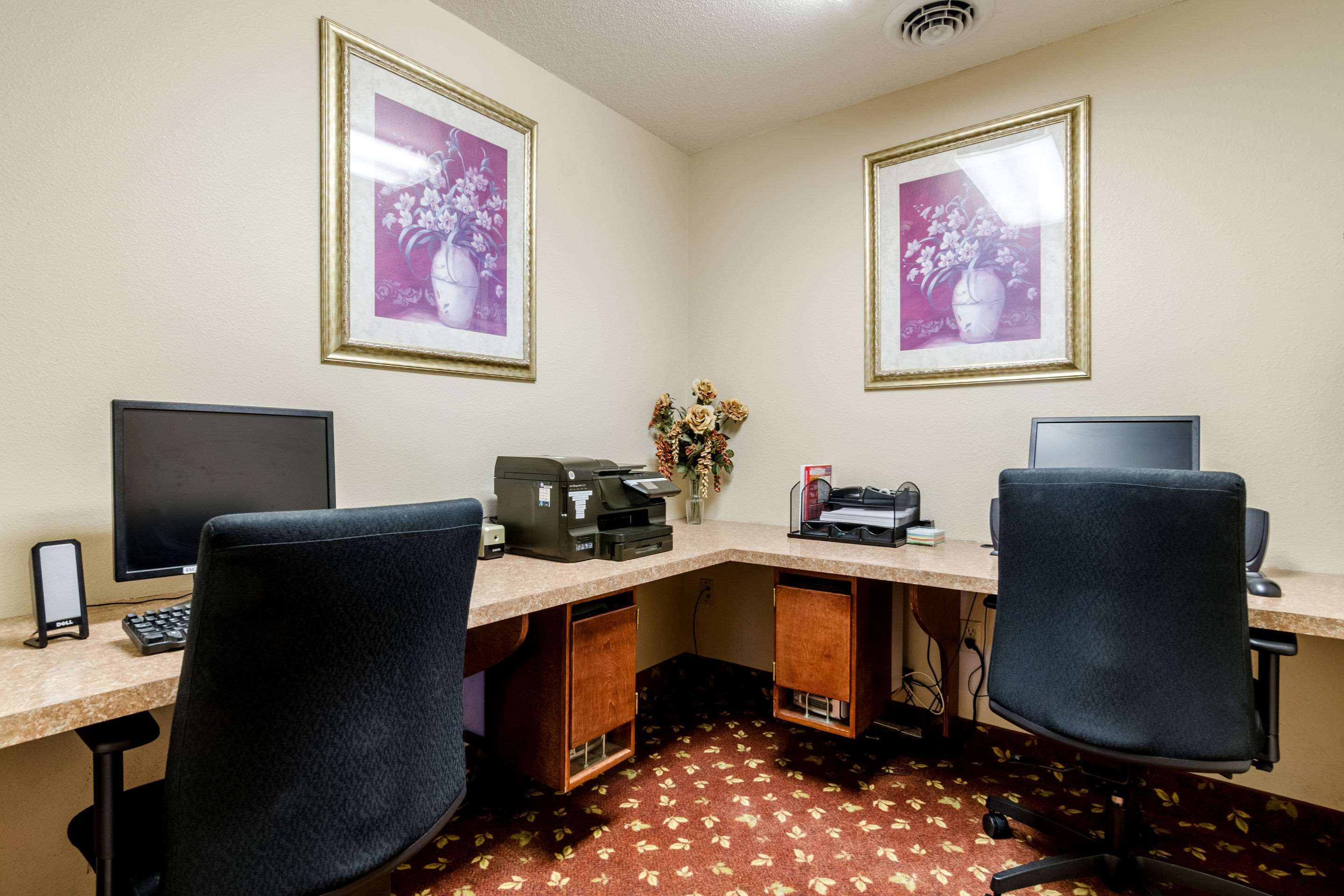 Business center | Quality Inn Alliance