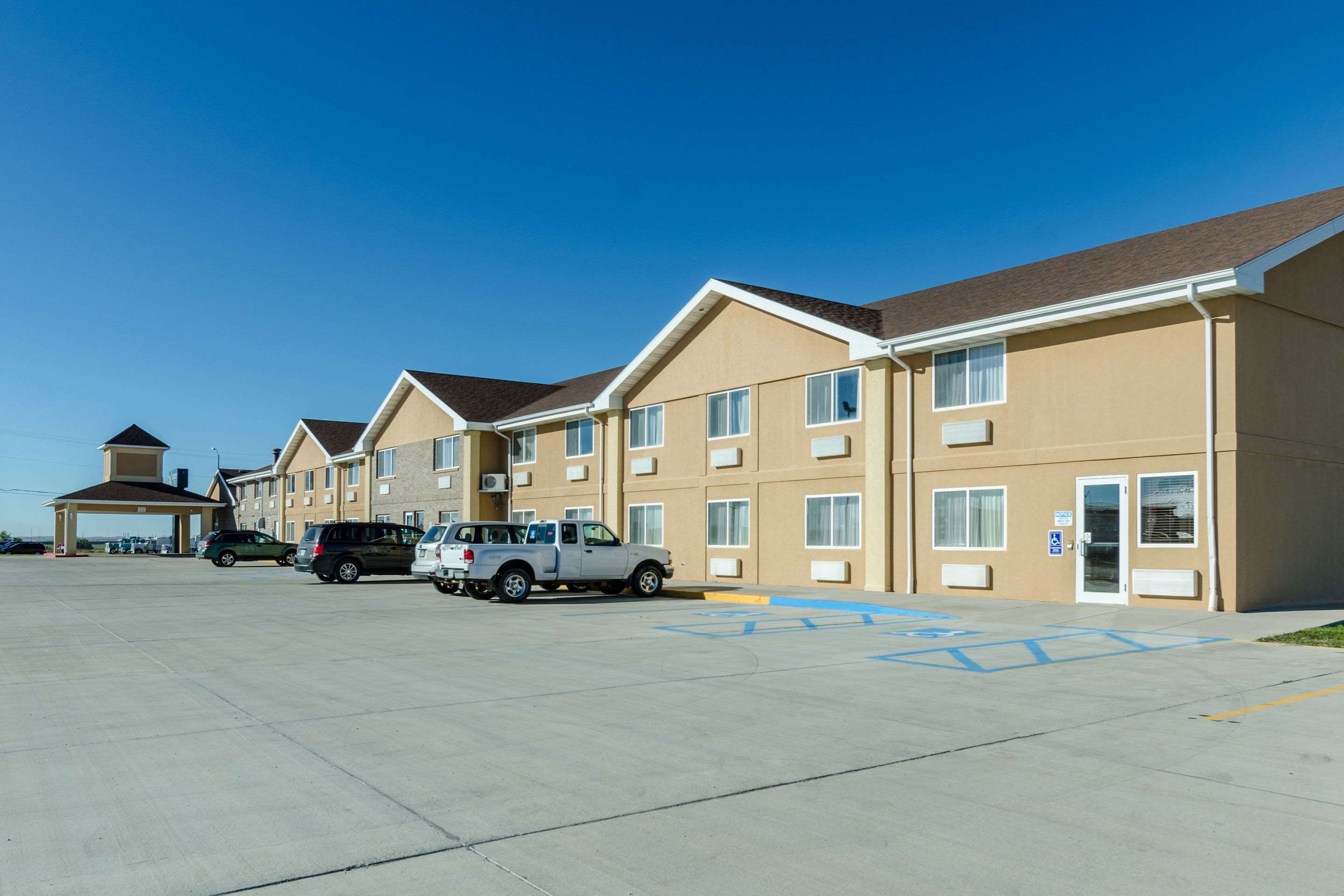 Hotel exterior | Quality Inn Alliance