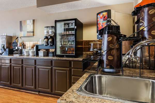 Amenities - Rodeway Inn Holdrege