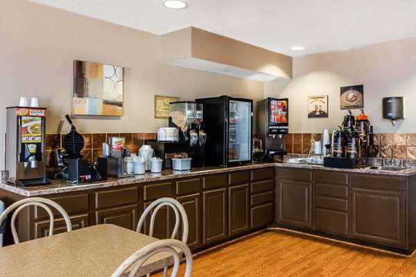 Amenities - Rodeway Inn Holdrege