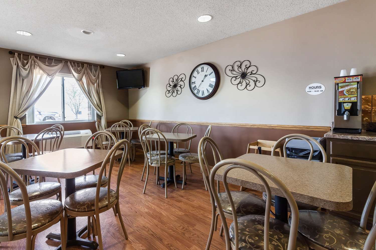 Rodeway Inn Holdrege, NE See Discounts