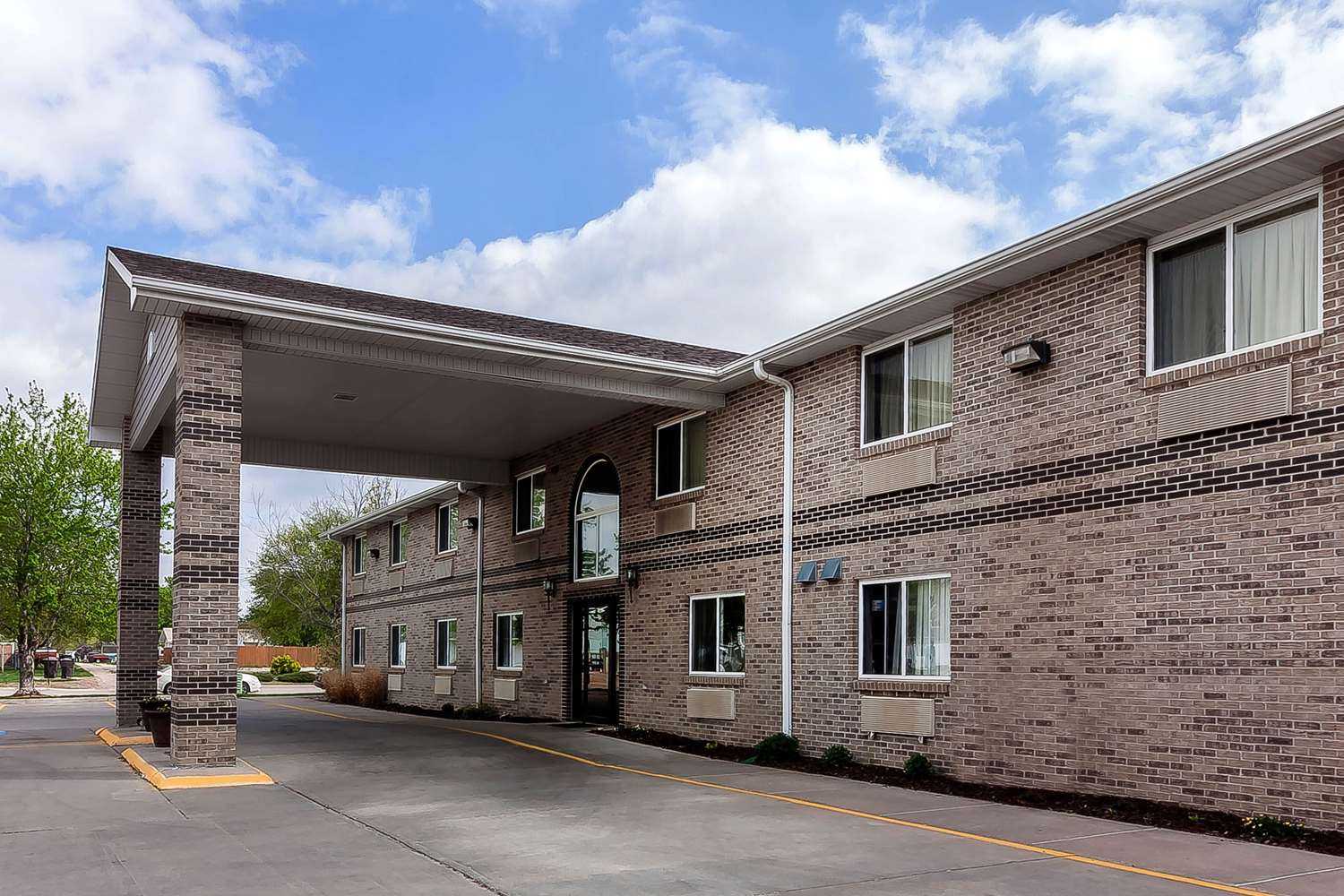 Rodeway Inn Holdrege, NE See Discounts