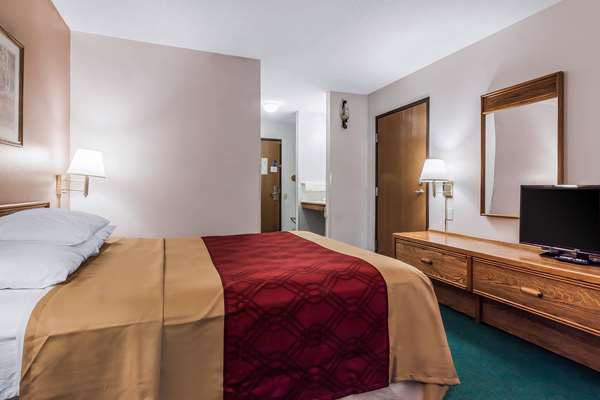  - Rodeway Inn Holdrege