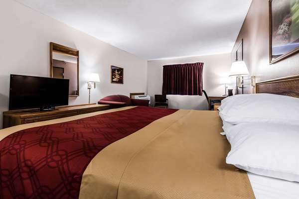  - Rodeway Inn Holdrege