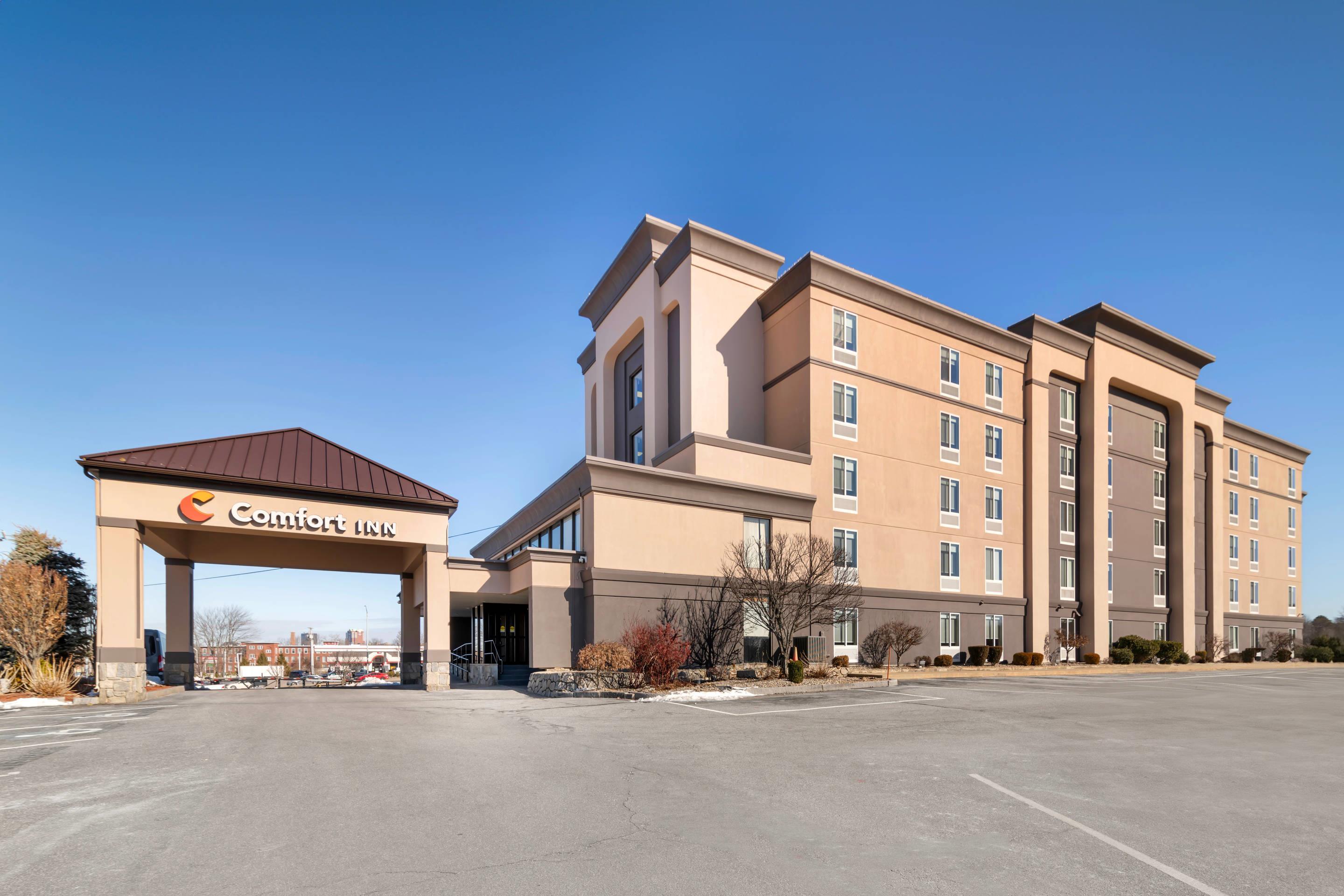 Hotel exterior | Comfort Inn Airport Manchester