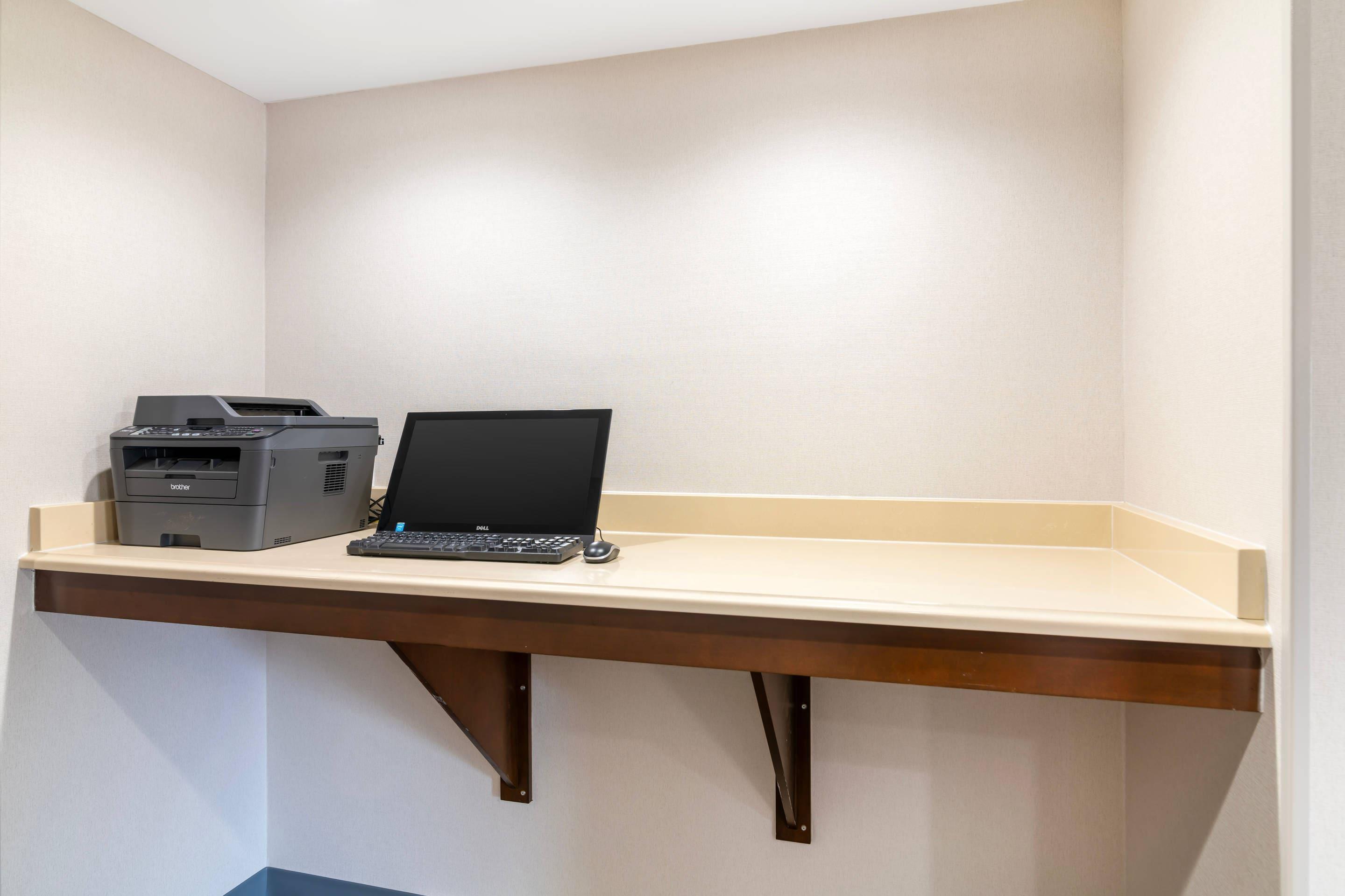 Business services available | Comfort Inn Airport Manchester