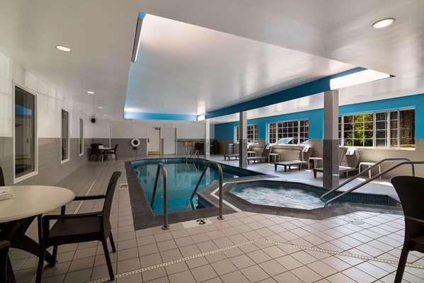 Pool - Sleep Inn Londonderry