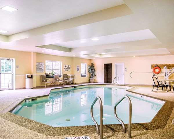 Pool - Comfort Inn & Suites Dover