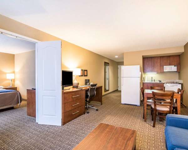 Suite - Comfort Inn & Suites Dover