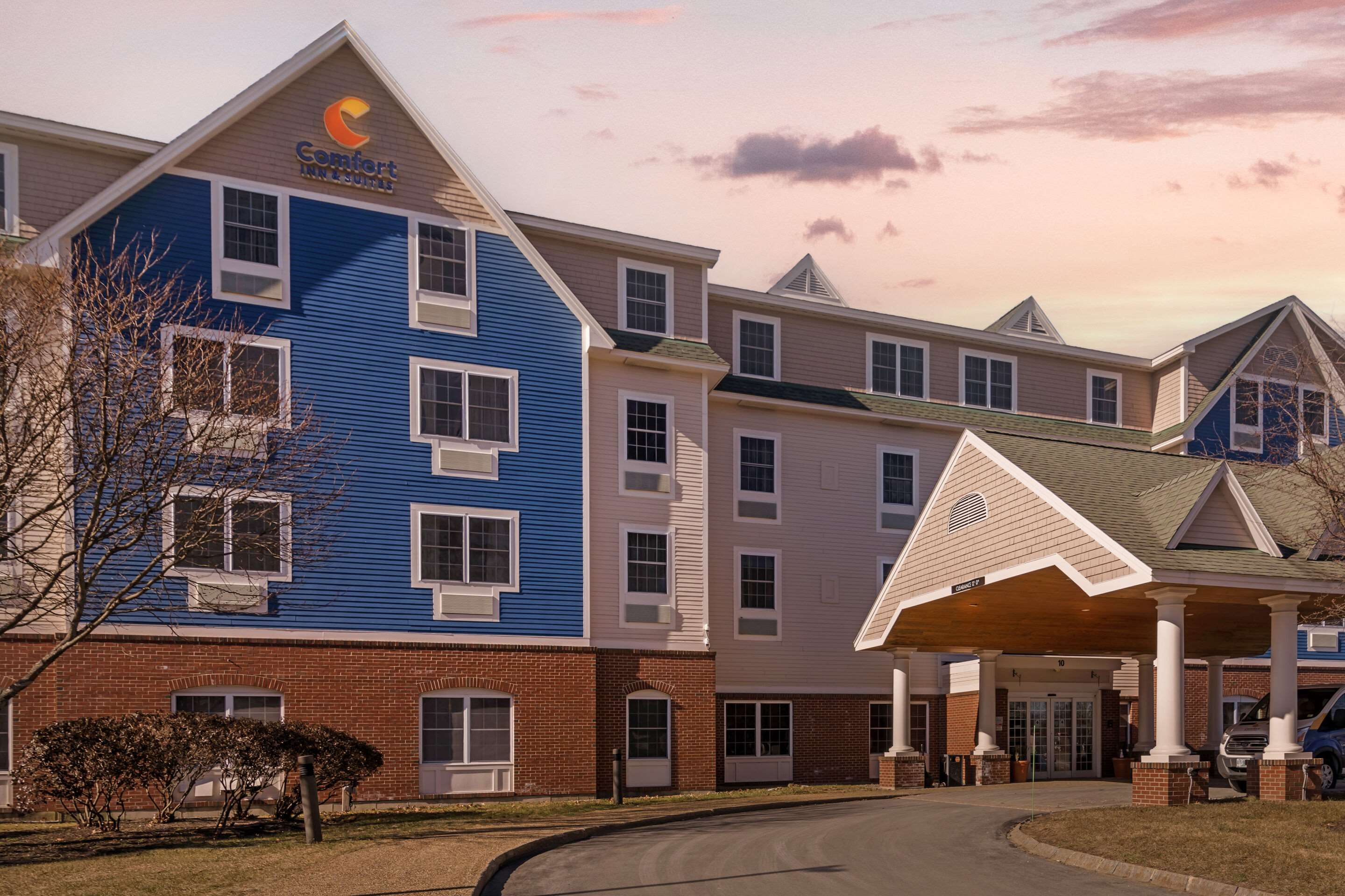 Hotel exterior | Comfort Inn & Suites Dover-Portsmouth
