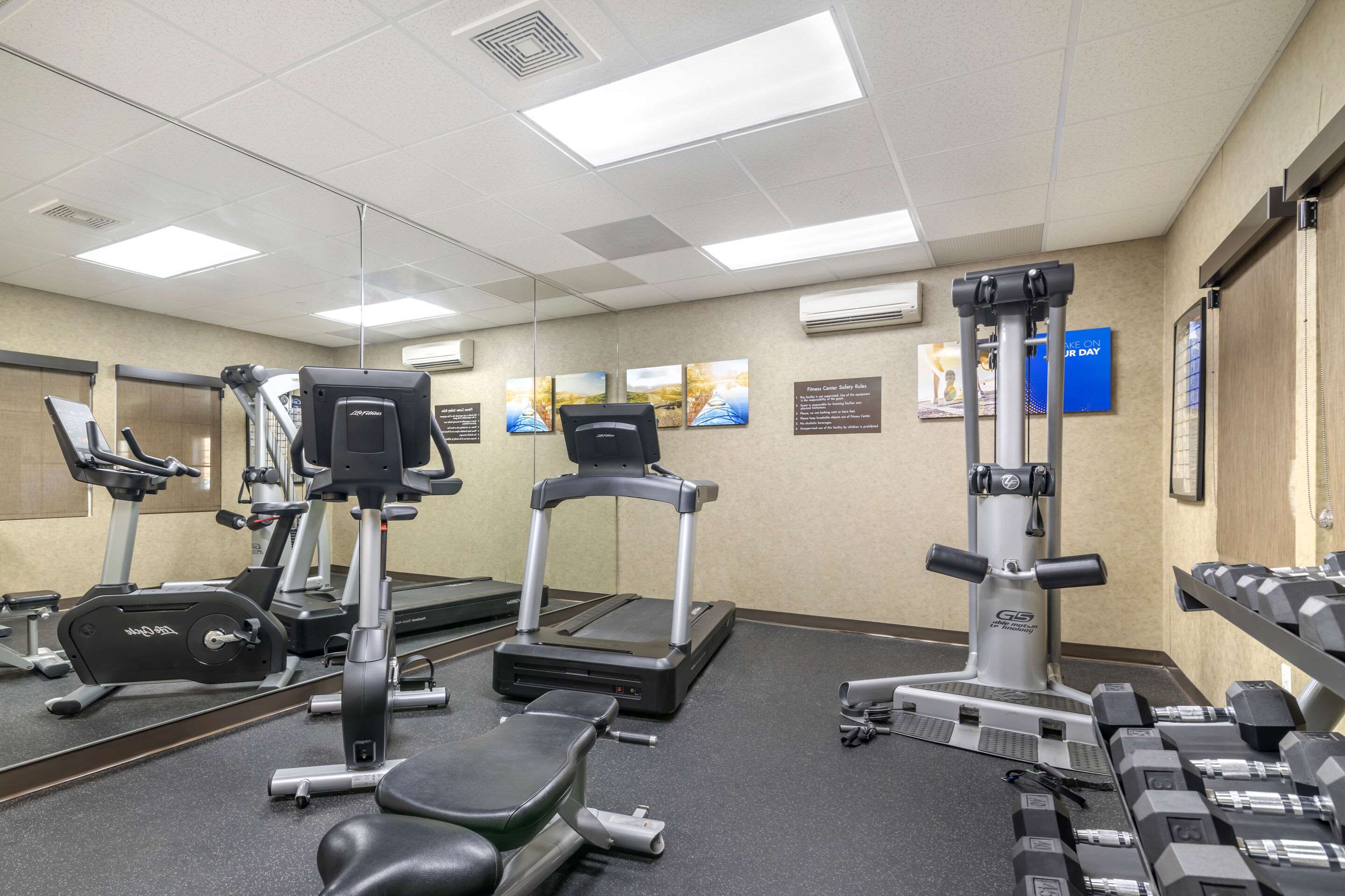 Exercise room | Comfort Inn & Suites Dover-Portsmouth