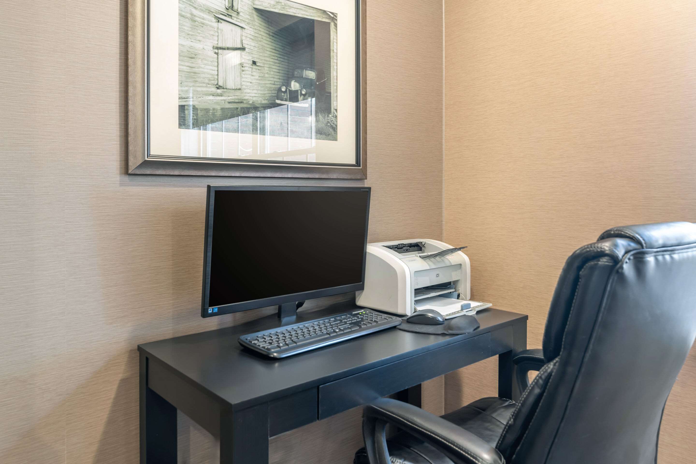 Business center | Comfort Inn & Suites Dover-Portsmouth