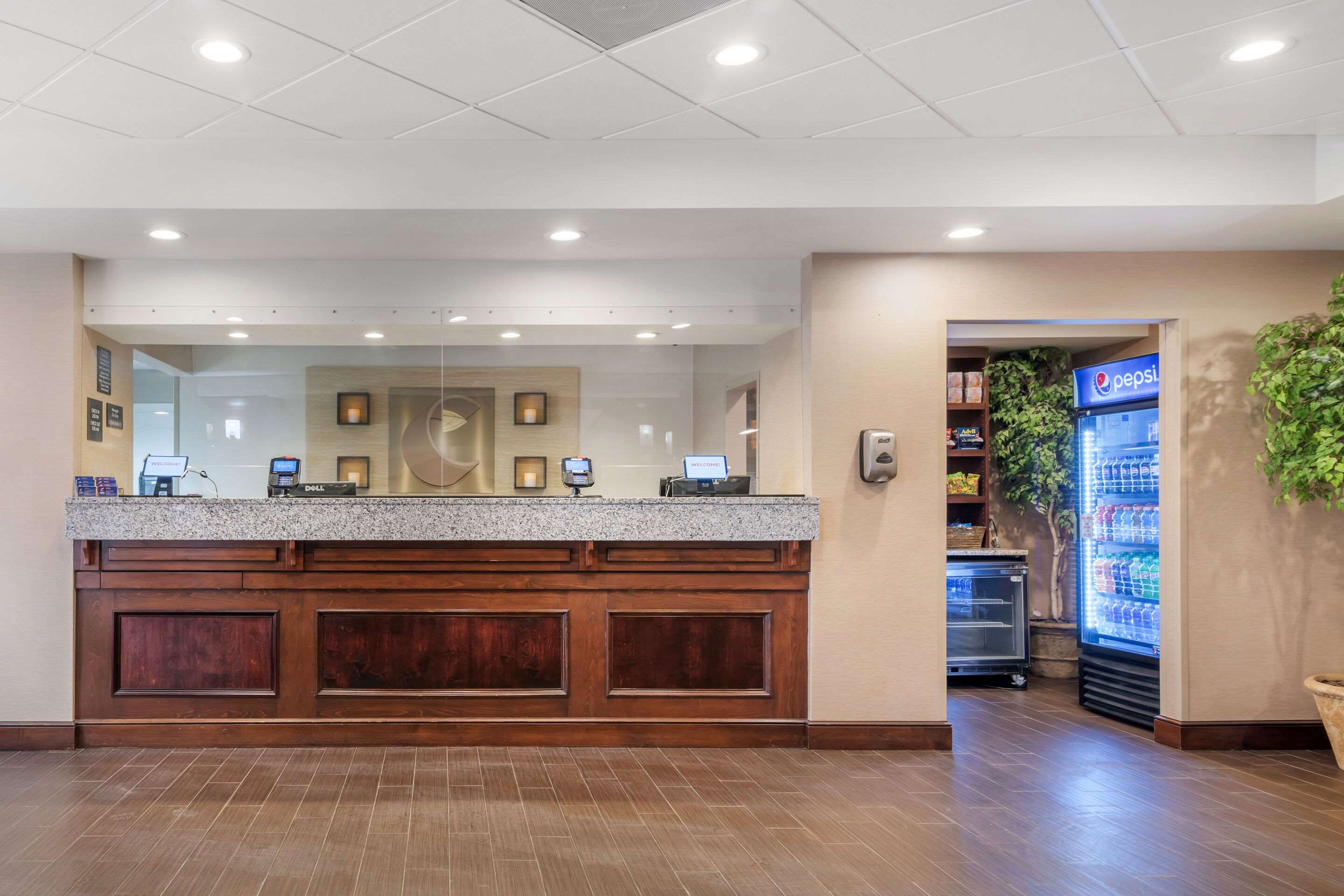 Front desk | Comfort Inn & Suites Dover-Portsmouth