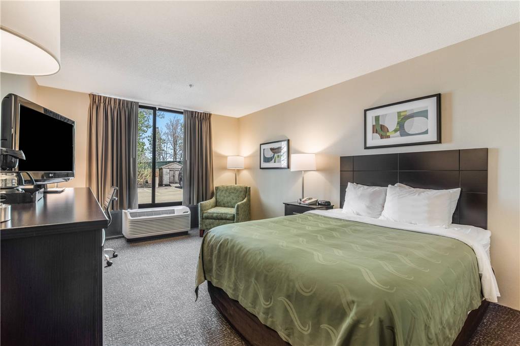QUALITY INN PORTSMOUTH-guestroom-Guest Room,On-Site.jpg