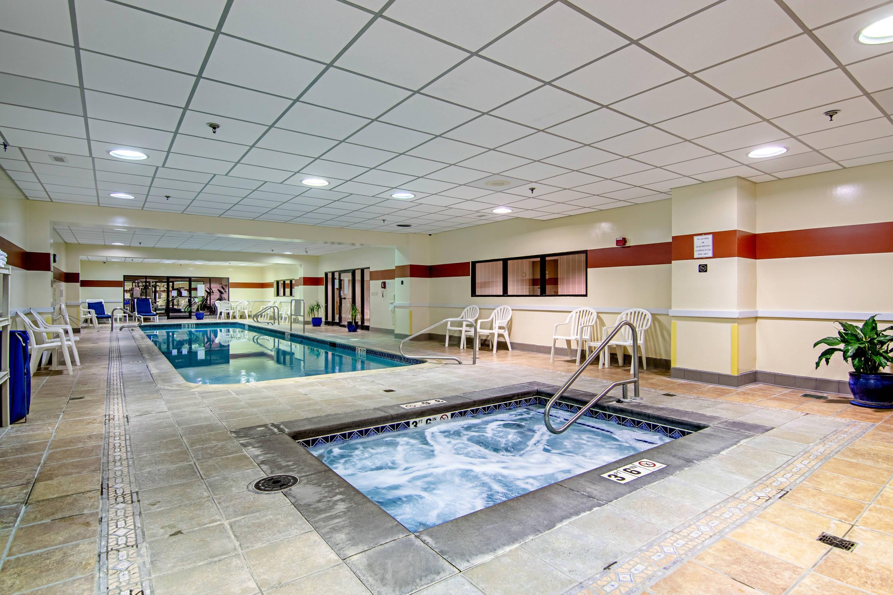 Indoor pool | Quality Inn