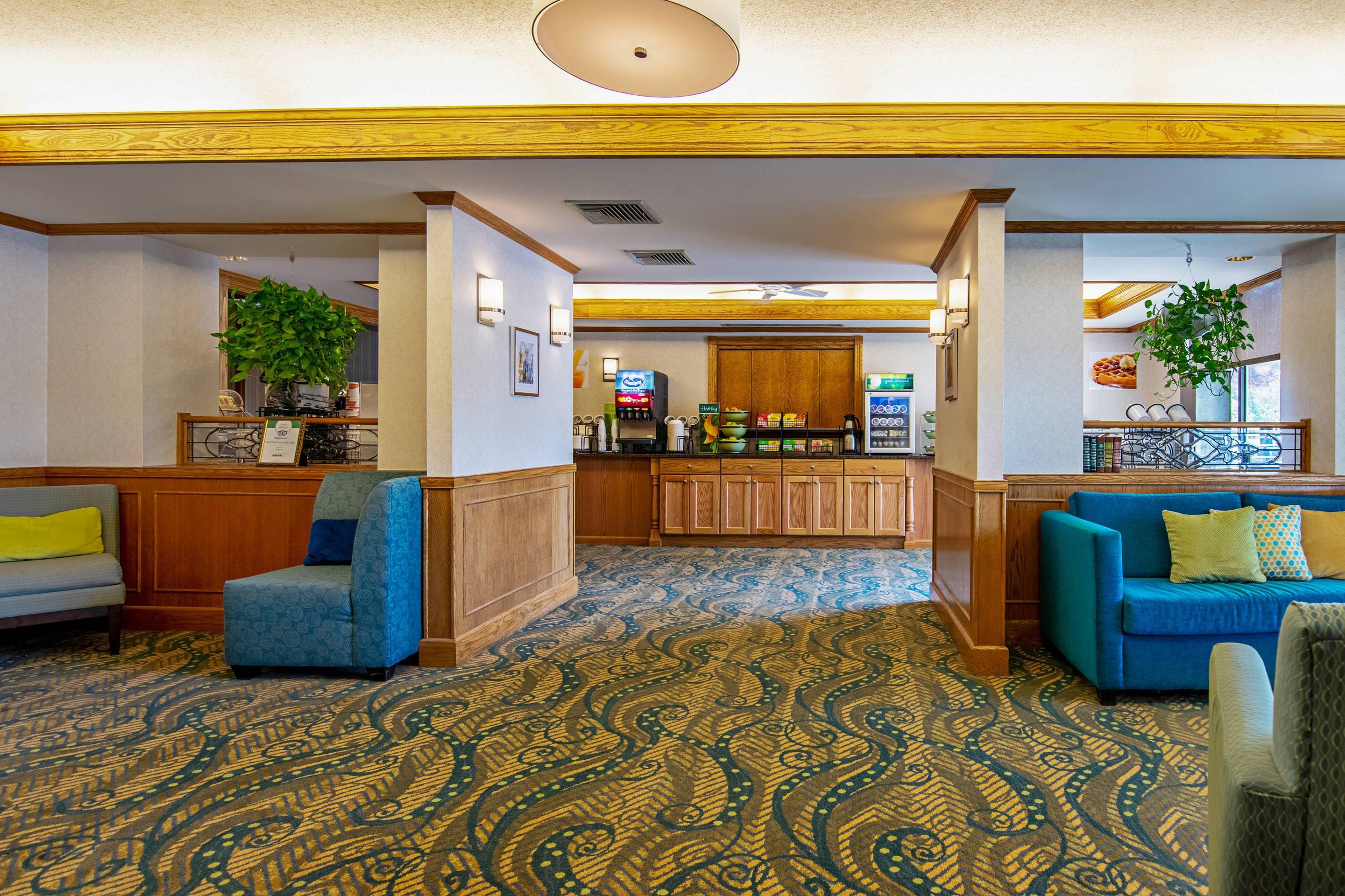 Hotel lobby | Quality Inn