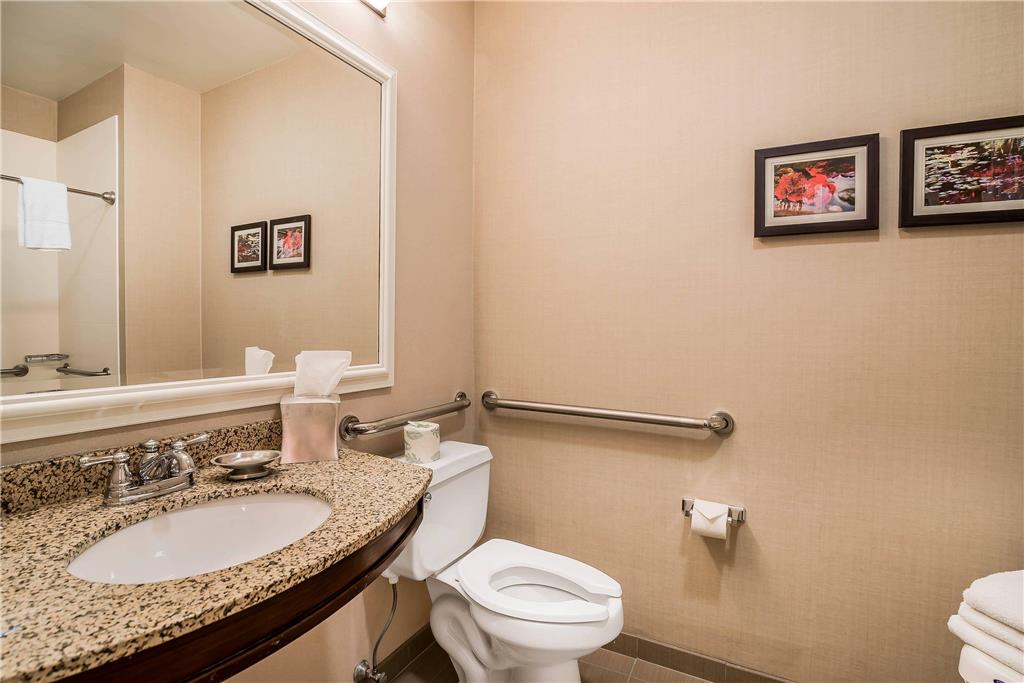 COMFORT INN CONCORD SOUTH END-guestroom-Guest Room,Bathroom,On-Site.jpg