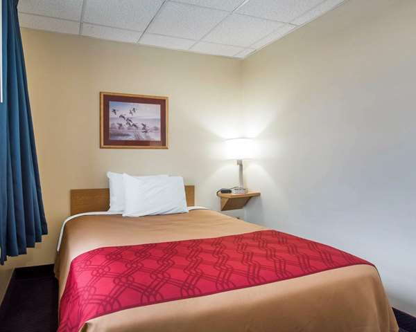  - Econo Lodge Manchester