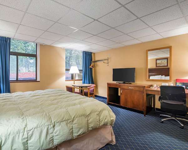  - Econo Lodge Manchester