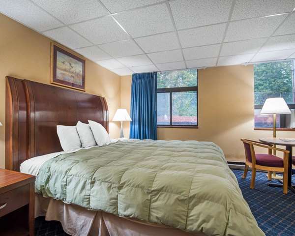 - Econo Lodge Manchester