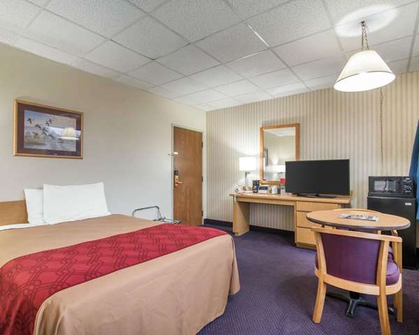  - Econo Lodge Manchester