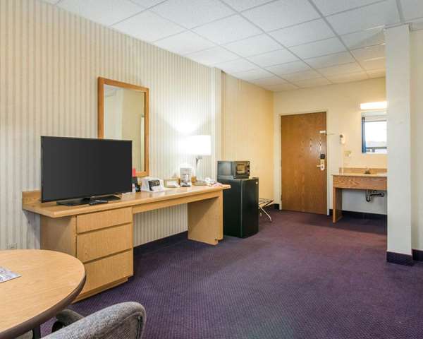  - Econo Lodge Manchester