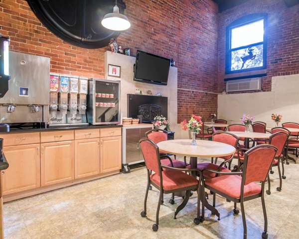 Amenities - Econo Lodge Manchester