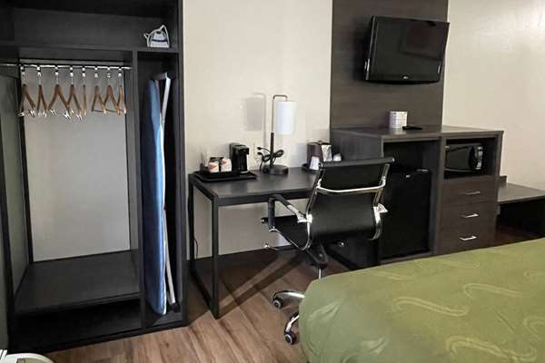  - Quality Inn Merrimack