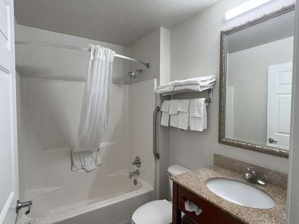  - Quality Inn Merrimack
