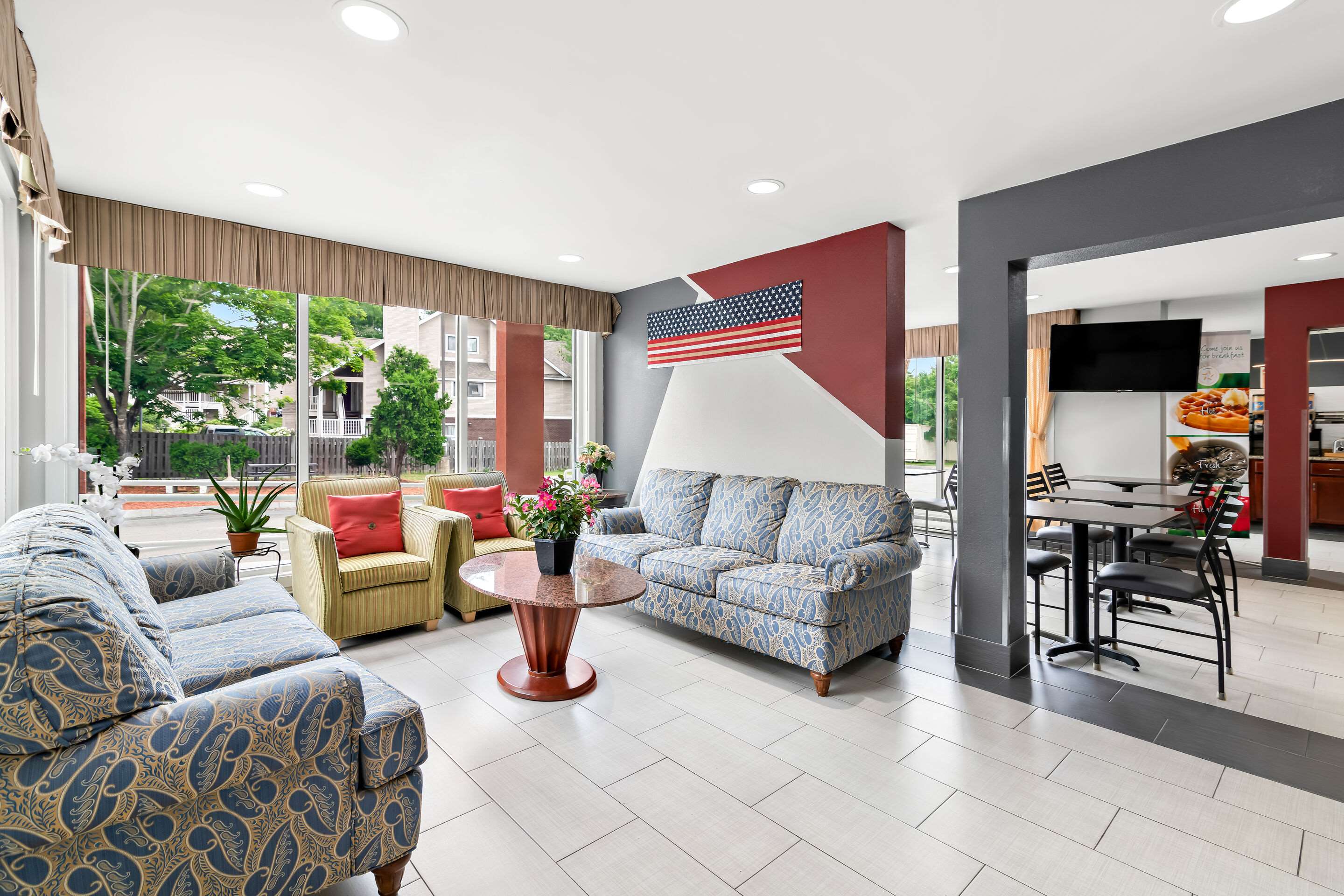 Hotel lobby | Quality Inn Merrimack - Nashua