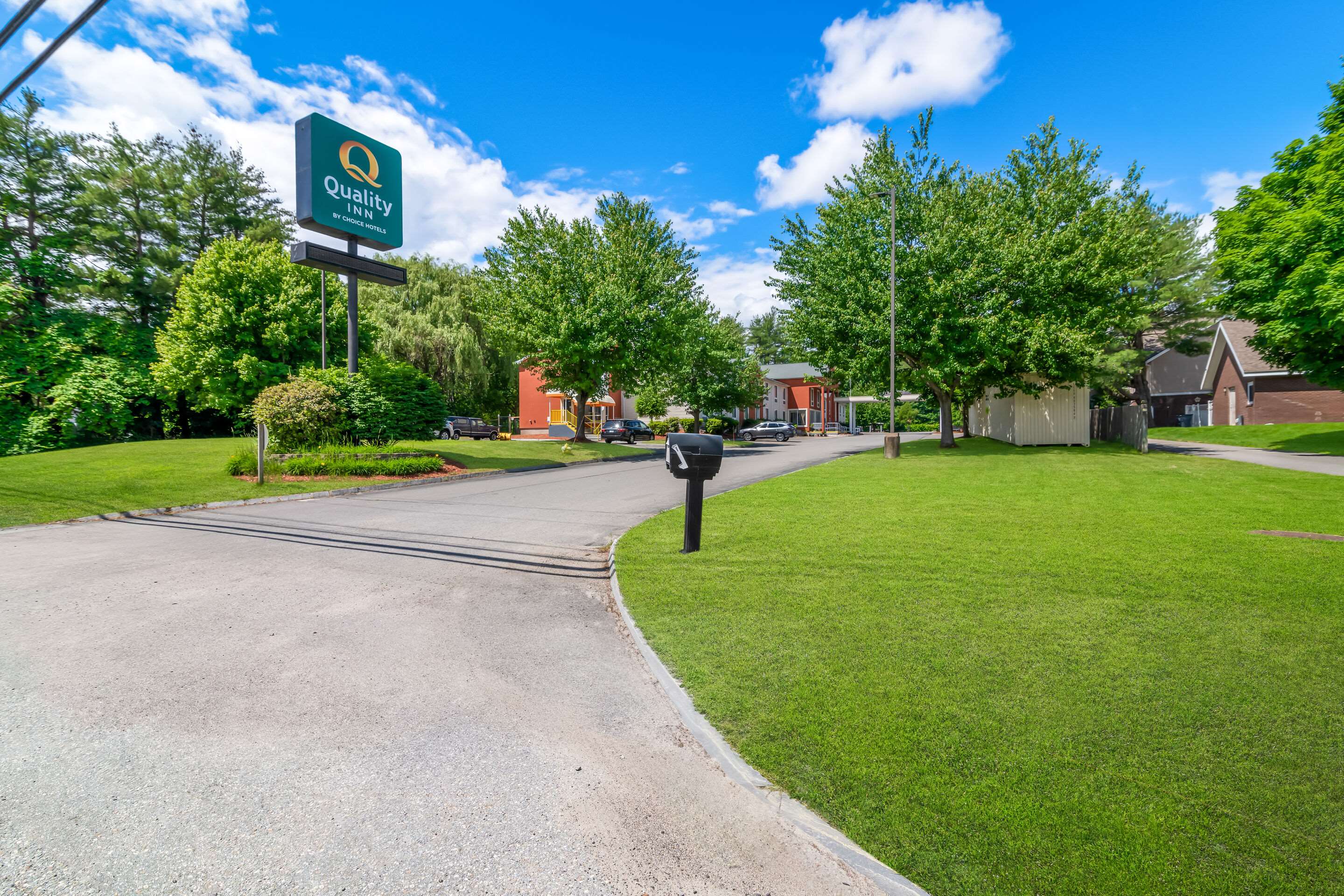 Hotel exterior | Quality Inn Merrimack - Nashua
