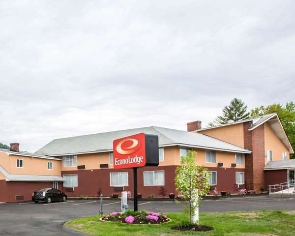 On-Site,Outdoor/Exterior,Exterior View of Building