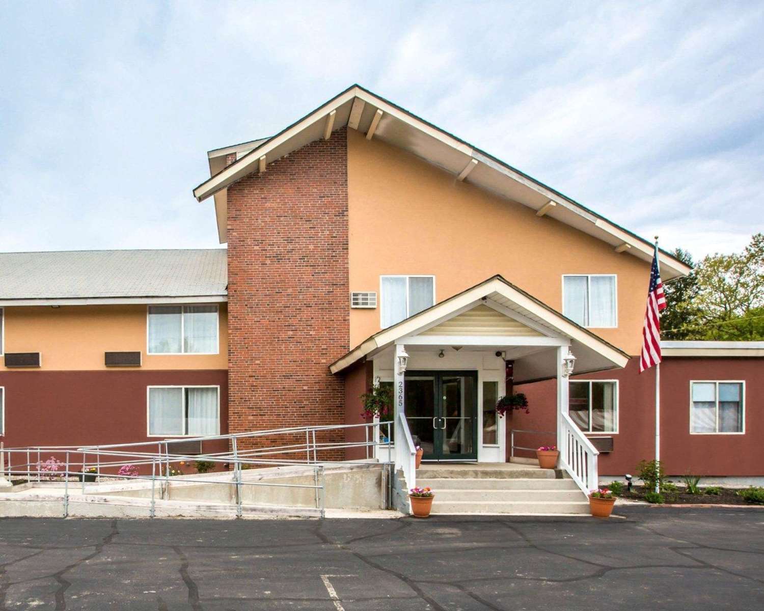 Econo Lodge West Ossipee, NH See Discounts