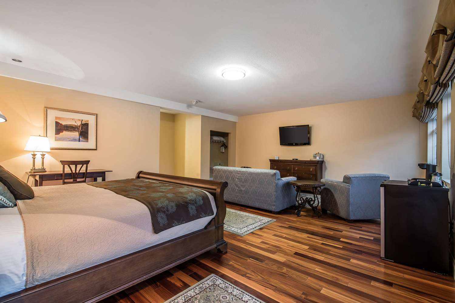 Riverside Hotel West Chesterfield, NH See Discounts