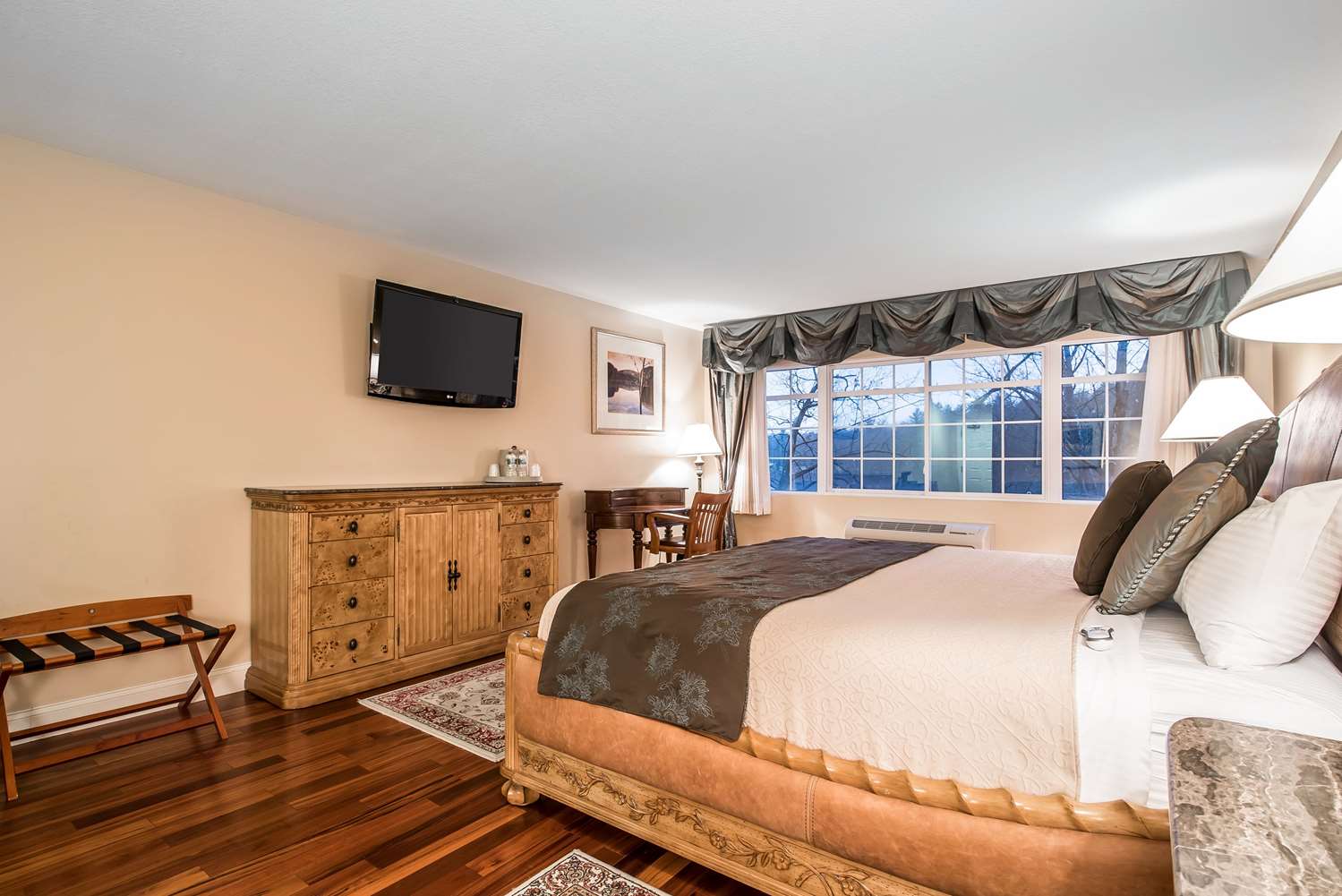 Riverside Hotel West Chesterfield, NH See Discounts