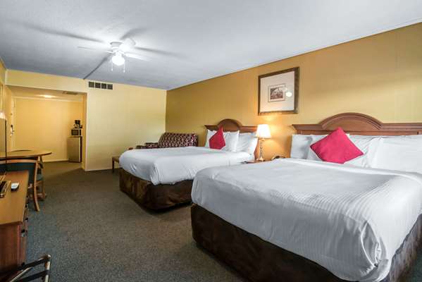  - Econo Lodge Tilton