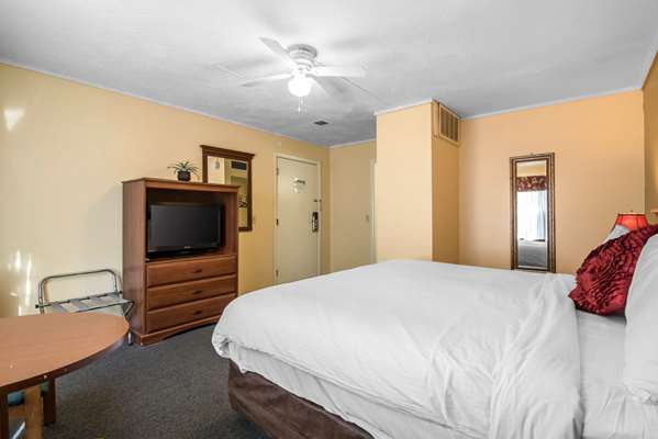  - Econo Lodge Tilton