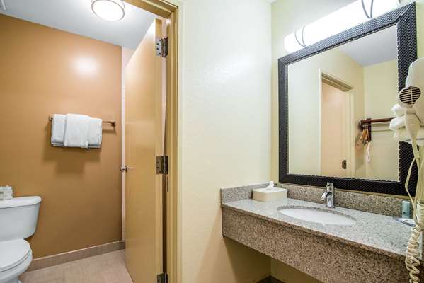  - Quality Inn Loudon