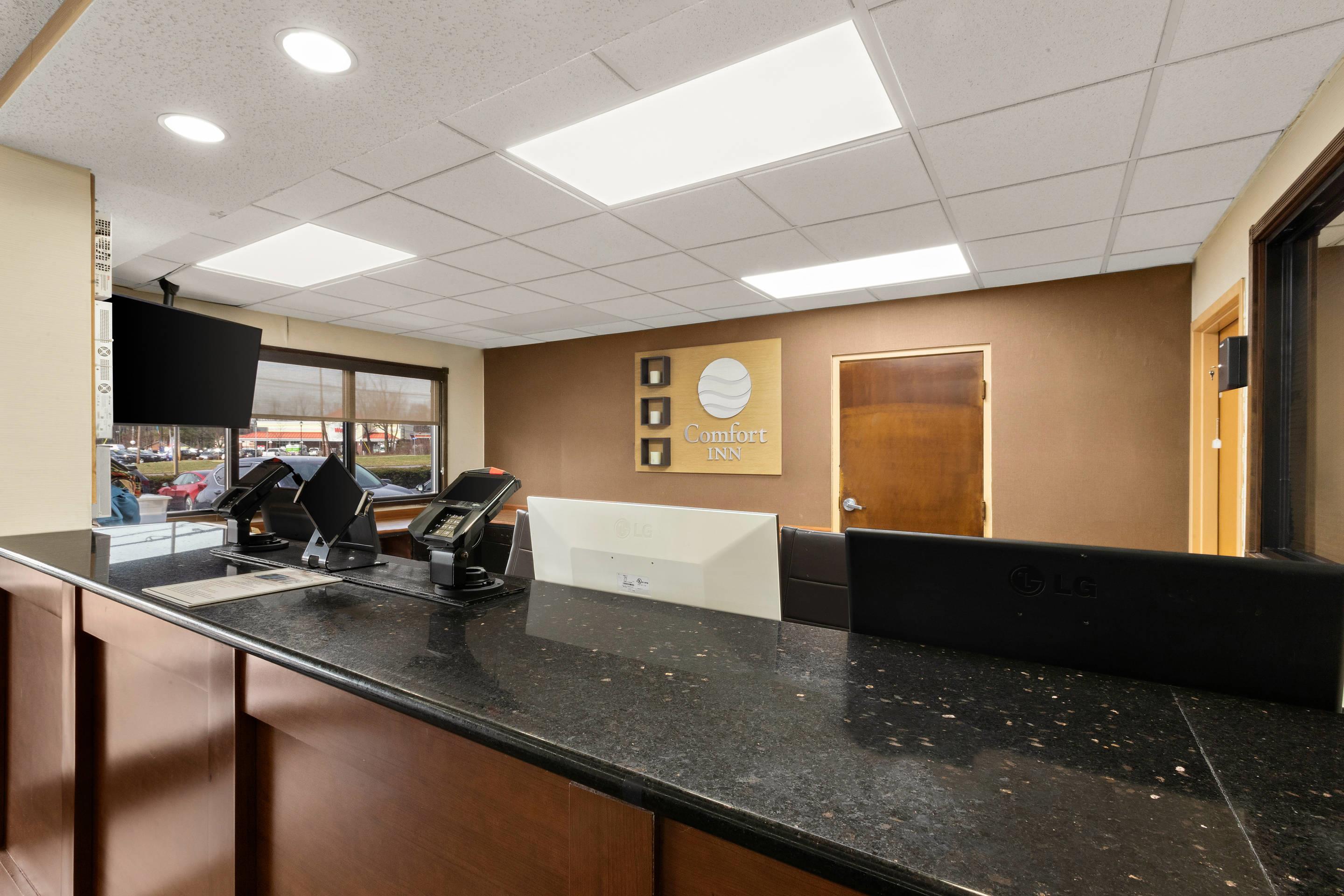 Hotel lobby | Comfort Inn Bordentown near NJ Turnpike