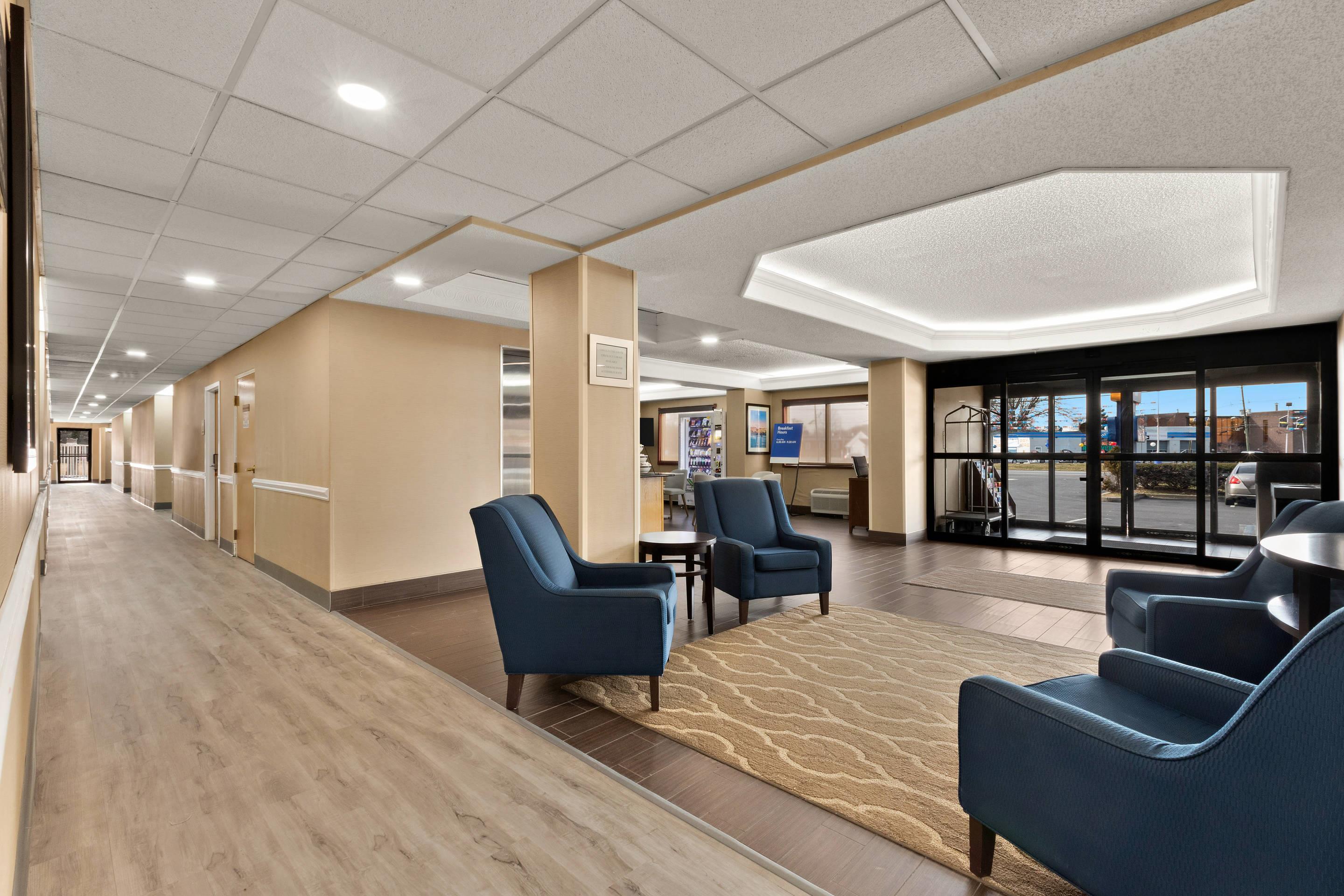 Hotel lobby | Comfort Inn Bordentown near NJ Turnpike