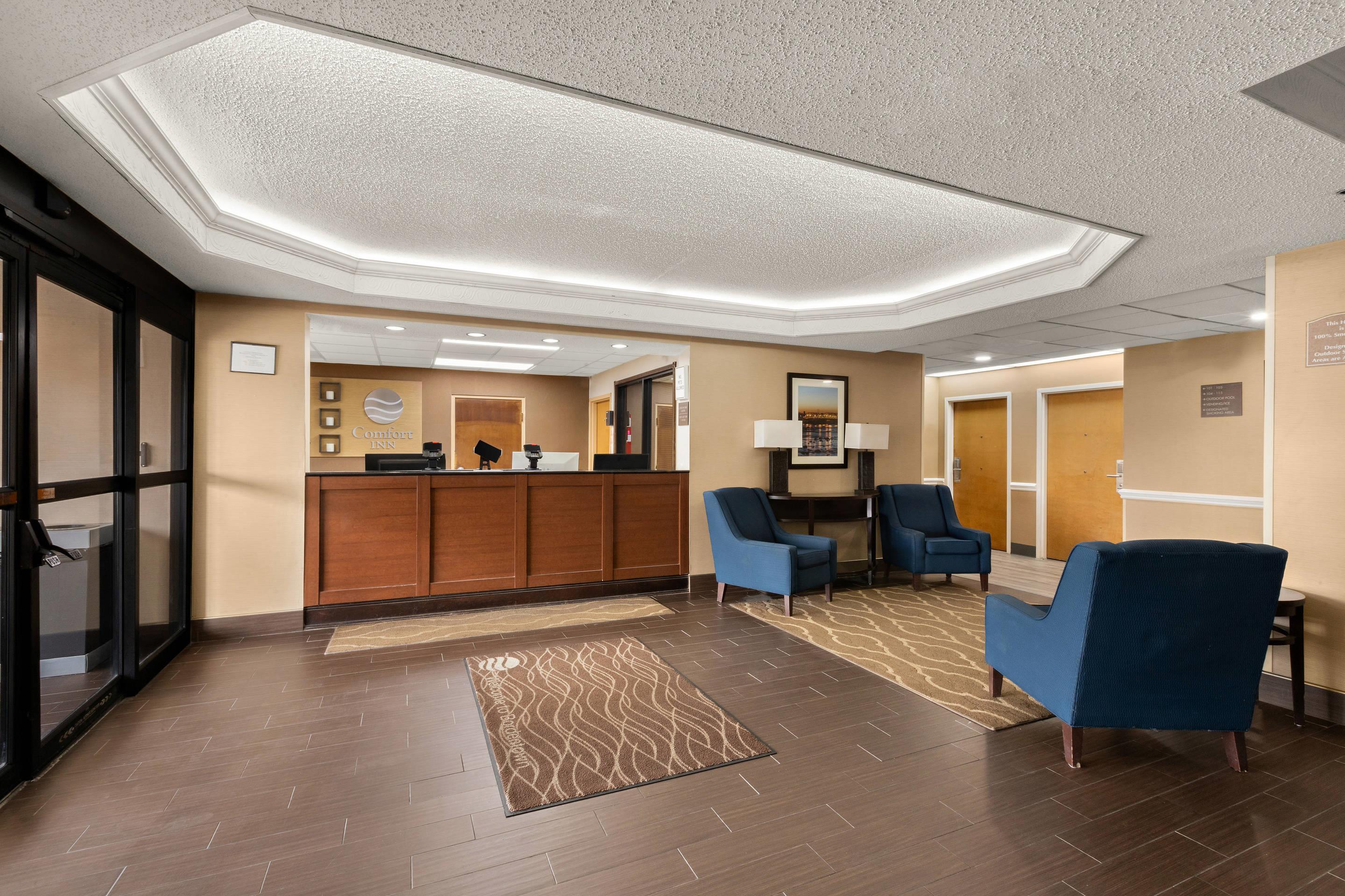 Hotel lobby | Comfort Inn Bordentown near NJ Turnpike